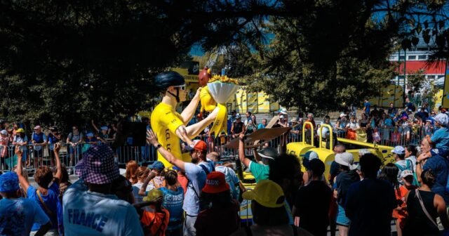 Trực tiếp Tour de France 2026. Đoàn lữ hành sẽ