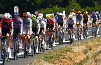 Trực tiếp Tour de France 2026. Đoàn tàu khởi hành tấn công bờ biển Cantal, hai tay đua dẫn đầu cuộc ly khai… Theo chặng thứ 10