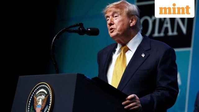 Trump sa thải các thành viên ủy ban bầu cử