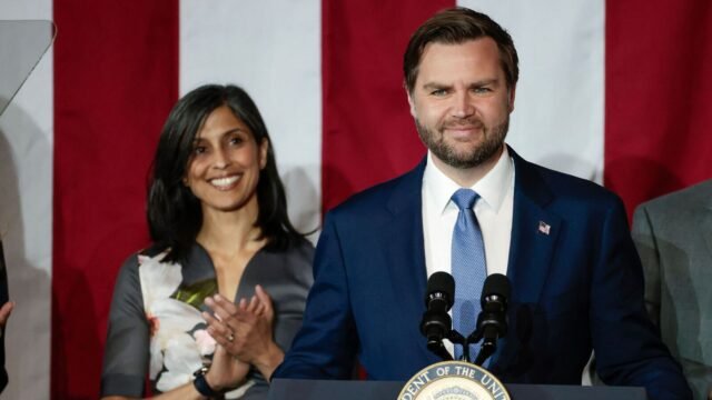 Usha Vance sinh đứa con thứ tư, JD Vance gặp
