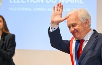 Vosges. “Chúng tôi sẽ làm điều tương tự với ít người hơn”, thị trưởng Épinal Benoît Jourdain ước tính sau một trăm ngày đầu tiên nắm quyền