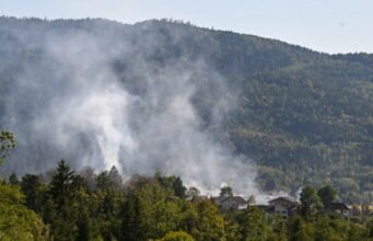 Vosges. Hàng rào bốc cháy ở Vagney: hai ngôi nhà bị phá hủy và hàng trăm người phải sơ tán