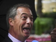 Vương quốc Anh: Bị dồn vào chân tường bởi vụ bê bối tài chính, Nigel Farage từ chức… để cố gắng tái đắc cử