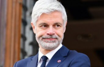 Wauquiez mắng Retailleau và đưa tay cho Philippe