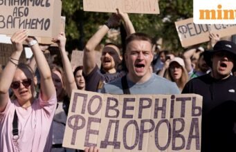 Zelensky kêu gọi quân đội ‘đoàn kết’ sau khi sa thải bộ trưởng quốc phòng gây ra phản đối