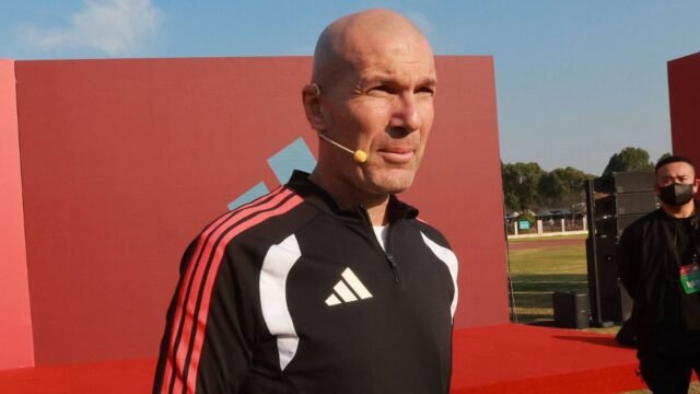 Zinedine Zidane: tại sao vợ Véronique lại yêu cầu nhà