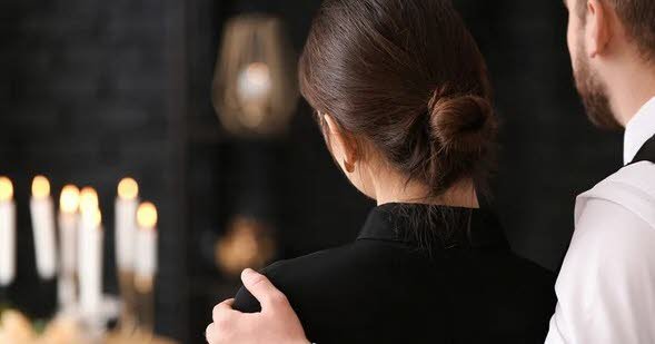 họ yêu nhau từ cái nhìn đầu tiên ở nhà