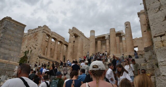 không có gì tốt đẹp ở Acropolis của Athens