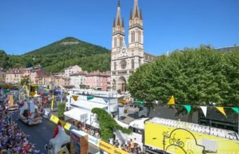 trải nghiệm bầu không khí của chặng 17 giữa Chambéry và Voiron