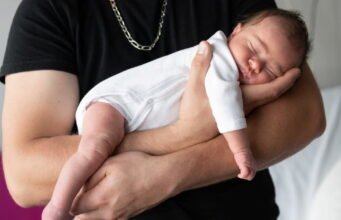 việc nghỉ sinh có làm phức tạp việc trở lại trường học không?